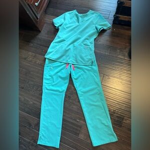Figs Surgical green scrub set - M